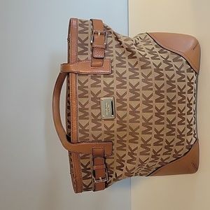 Michael Kors Signature Carry All